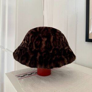 Apparis Amara Bucket Hat Dark Leopard